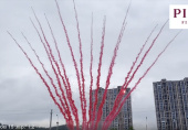Дневной веерный салют красный БС0715120-КТ Red smoke tail with crackling mine 15 залпов купить и заказать в Ростове на Дону