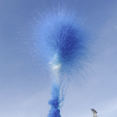 Дневная батарея салютов Синий дымный цветок в серебряном мерцании 72 залпа для гендер пати СУ1107212-С купить в Ростове на Дону