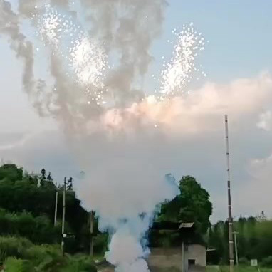 Дневной веерный салют для гендер-пати, красный дым и мерцающие звезды, Интрига БСП2004912 купить в Ростове на Дону